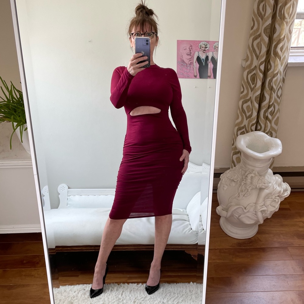 NWT LAC BLEU LONG SLEEVE BURGUNDY DRESS PEEK A BOO STRETCH RUCHING LINED